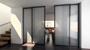 Porte in vetro. Azienda Foa. Porta scorrevole di vetro con binario per controsoffitto. Modello Flat – Slim