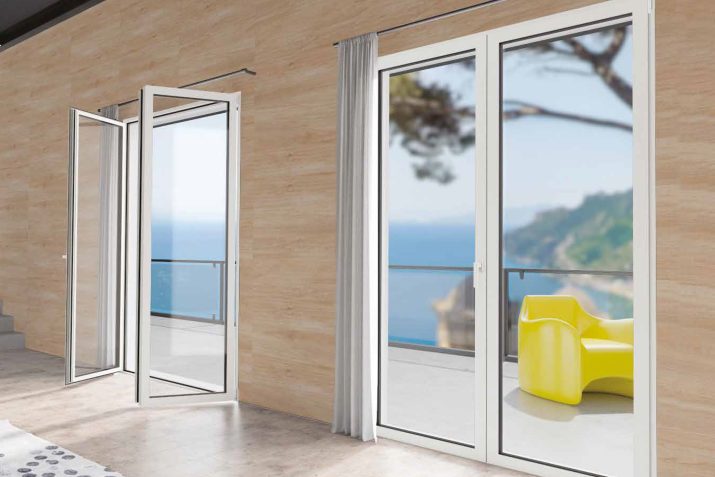 Lunica Gold: finestra in alluminio minimale ad alte prestazioni con triplo vetro. Biemme Finestre S.r.l.