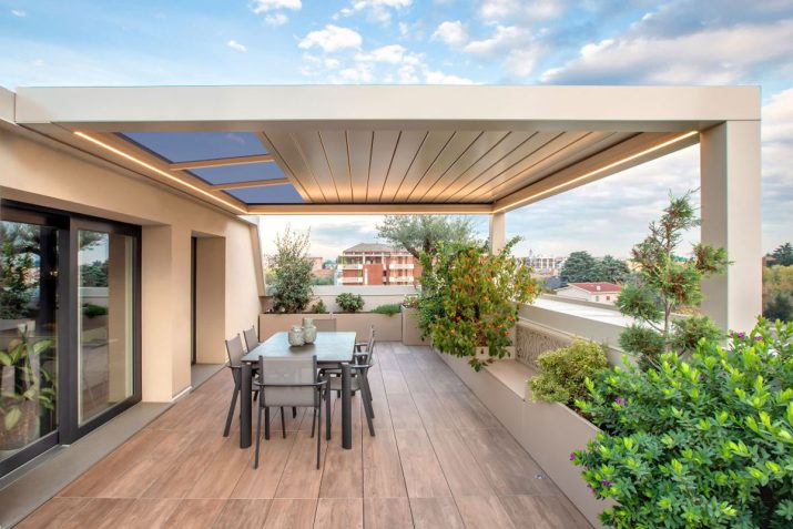 Pergola bioclimatica con vetro stratificato