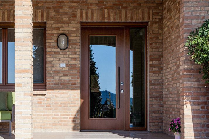 Porta d'ingresso con vetro blindato. Linea Evolution