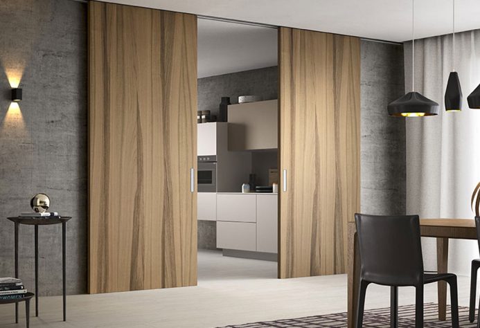 Porte in Legno. Porta in legno scorrevole