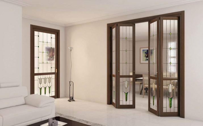 Porte stile classico. Porte interne linea Elegance, vetro Tiffany. Azienda Foa Porte S.r.l.