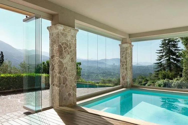 Visio Fold: Copertura in vetro panoramica. Protezioni S.r.l.